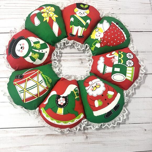 Vintage Stuffed Fabric Pillowed Lace Wreath Christmas Farmhouse Decor Red Green - Picture 1 of 12